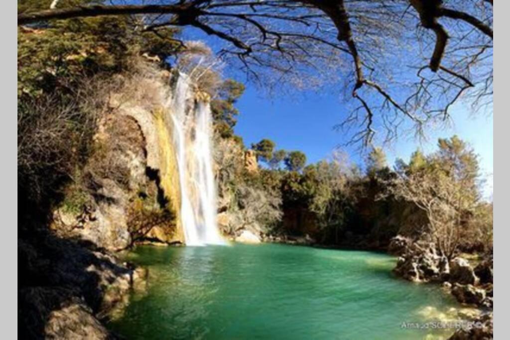 Gite Provencal Independant Avec Piscine Chauffee : Le Suy Bien Flayosc Экстерьер фото