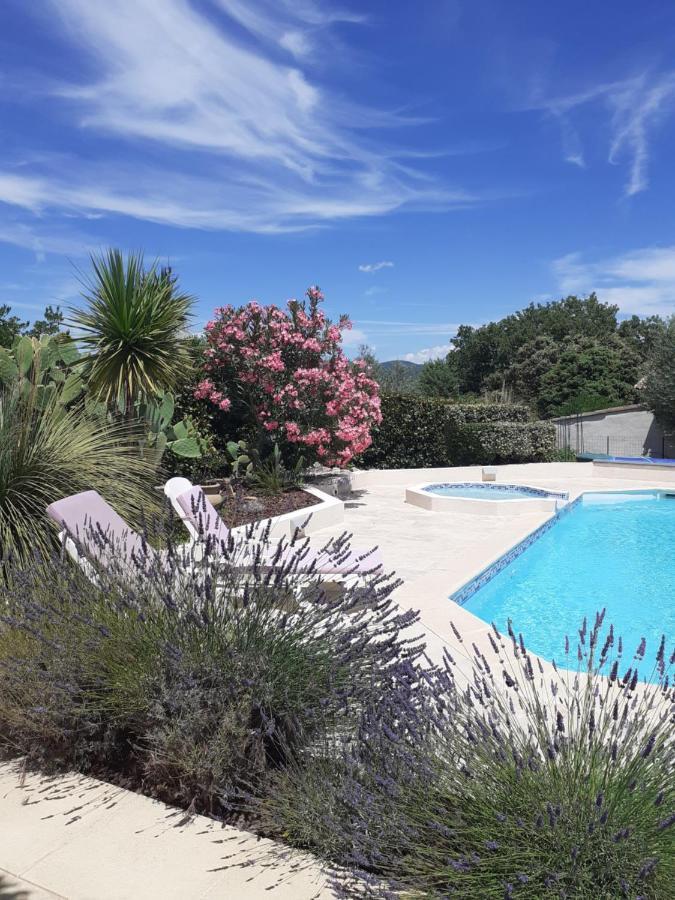 Gite Provencal Independant Avec Piscine Chauffee : Le Suy Bien Flayosc Экстерьер фото