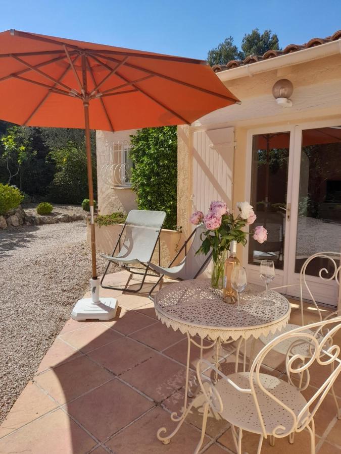 Gite Provencal Independant Avec Piscine Chauffee : Le Suy Bien Flayosc Экстерьер фото