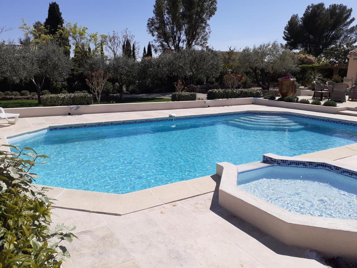 Gite Provencal Independant Avec Piscine Chauffee : Le Suy Bien Flayosc Экстерьер фото